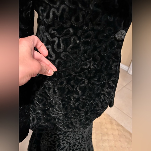 Norma Kamali Vintage Burnout Velvet Skirt Set - Picture 4 of 9